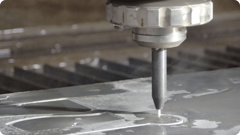 Waterjet cutting head cutting metal